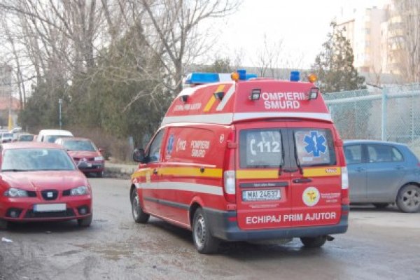 S-a răsturnat cu maşina în drum spre Tulcea